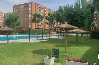 Pis a La Serna. Piso de tres habitación con piscina