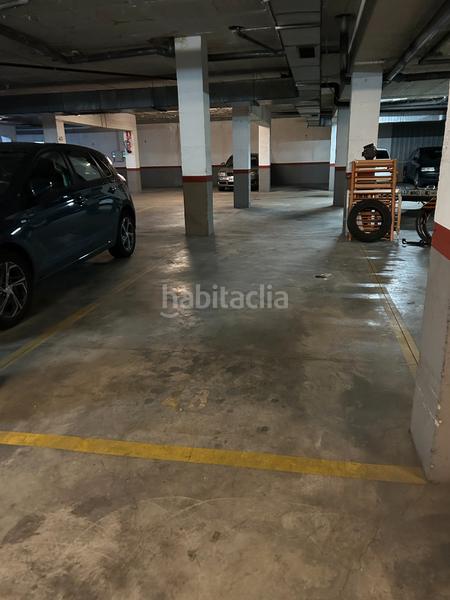Foto d8f7a389-5dfd-48d5-926a-a3cbeb4b3699. Aparcament cotxe a Pueblo Pozuelo de Alarcón