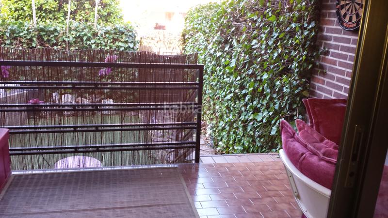 Foto f5396142-1960-401e-b7fb-6bd152f7de41. Affitto casa a schiera con camino riscaldamento parcheggio piscina in Pozuelo de Alarcón