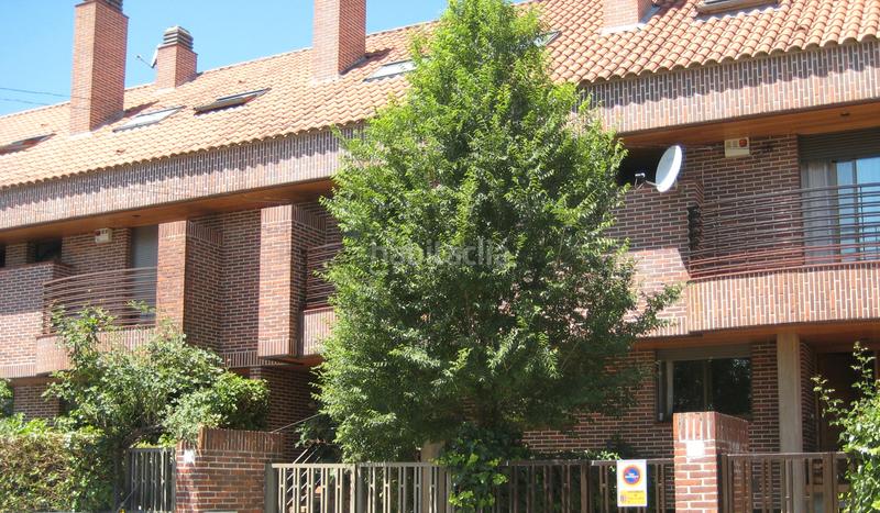 Foto 9b5b64cf-f0bf-43f8-9535-36d61d3b7e43. Location maison jumelée avec cheminée chauffage parking piscine dans Pozuelo de Alarcón