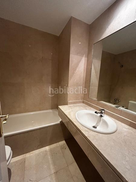 Foto 07a2af1a-2e66-4f13-a375-ffcc4359dcc0. Lloguer àtic amb calefacció piscina a Valdemarín Madrid