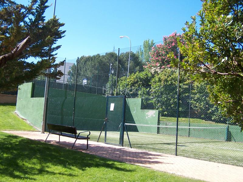 Foto a00a2991-a24c-40e1-99c8-c0f8011fbf12. Lloguer àtic amb calefacció piscina a Valdemarín Madrid
