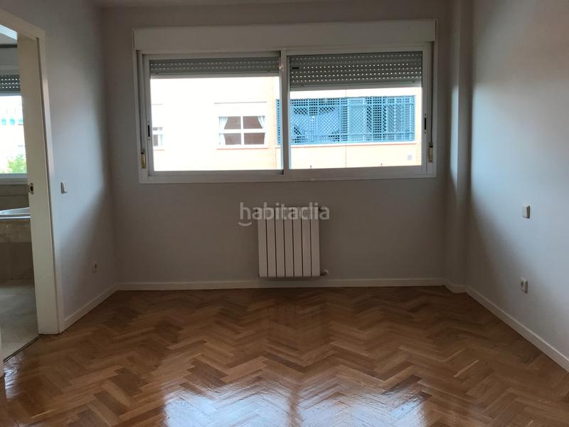 Foto acffbc16-958e-4e91-bfaa-ea247e1af33b. Lloguer àtic amb calefacció piscina a Valdemarín Madrid