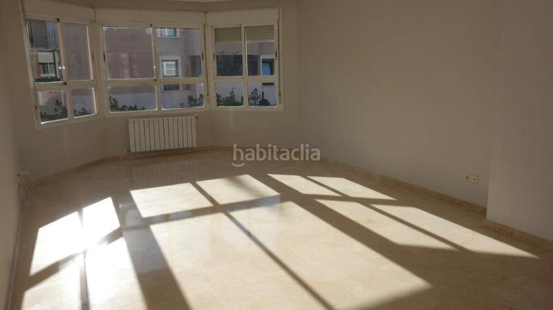 Foto c48181c6-2bd9-4e68-a358-de5151a10501. Lloguer àtic amb calefacció piscina a Valdemarín Madrid