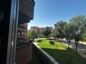 Affitto Appartamento in Vista Alegre. Amplio piso de cuatro dormitorios