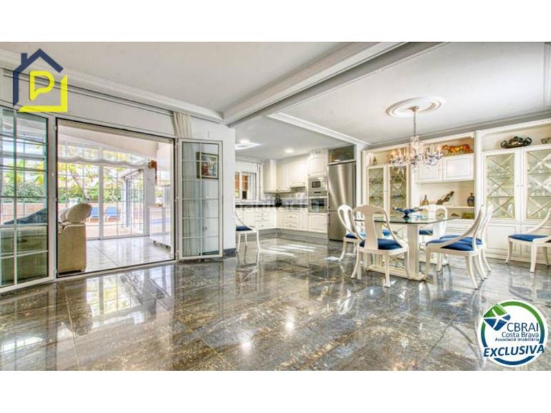 Foto 42aa9a7a-deae-44e3-9dcc-e3d24b701c10. Casa  unifamiliar en venta en Requesens Empuriabrava