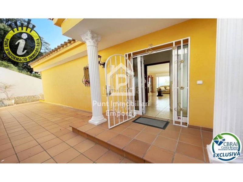 Foto 55615cd3-3a7a-4f51-a295-a3a397d482ed. Casa amb aparcament piscina a Nord Roses