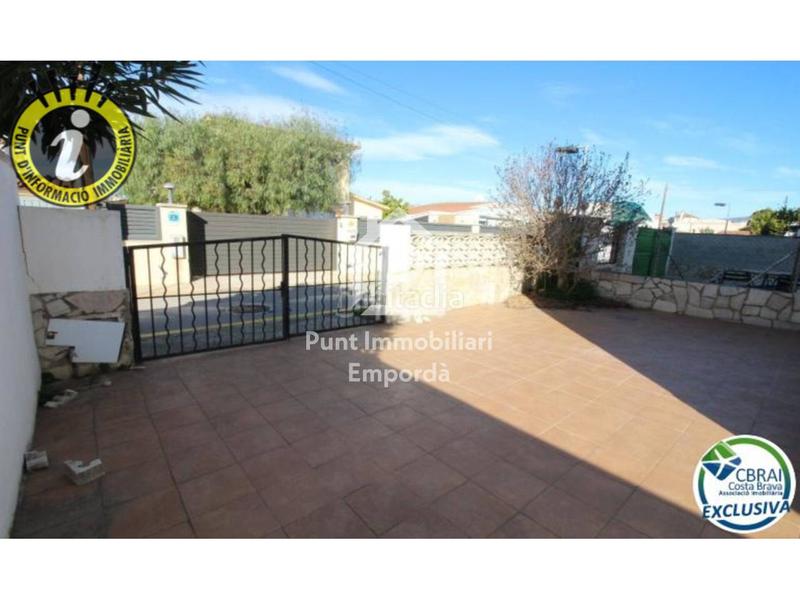 Foto 26a9cd4b-b46f-4692-aad5-eb37d34a63ad. Casa  en venta en Montgrí Empuriabrava