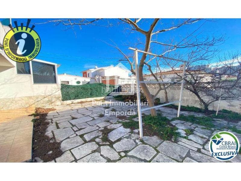 Foto c186415d-a2db-49df-a8d0-1c84a108572d. Casa  en venta en Montgrí Empuriabrava