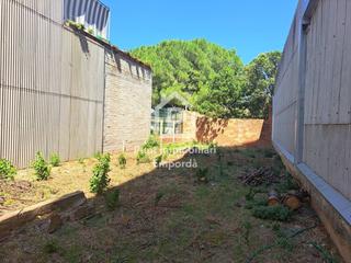 Solar industrial  Oliva. Venta de terreno en figueres