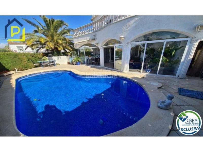 Foto 1d99f2ab-e593-400d-a67f-0f3dd8ab6a57. Casa amb aparcament piscina a Alberes Empuriabrava