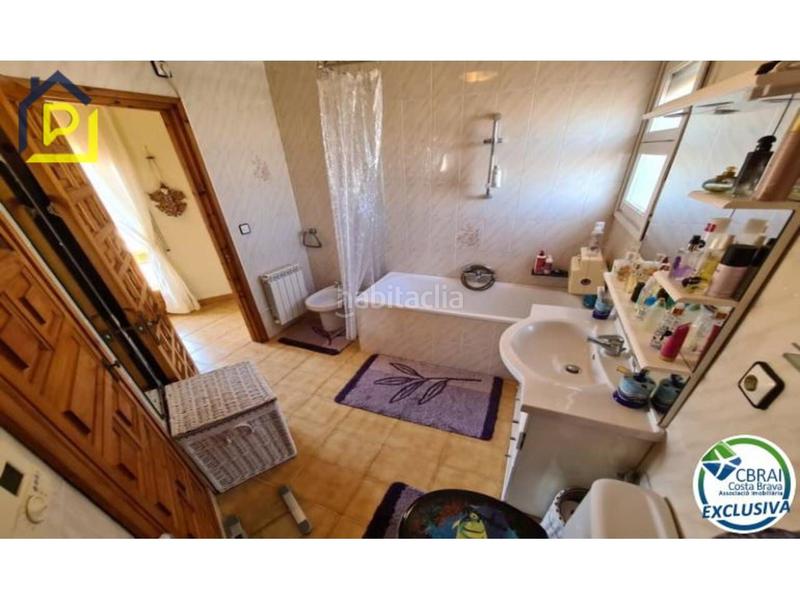 Foto 8d3b76fd-4e30-4146-baa2-9515a59e5880. Casa amb aparcament piscina a Alberes Empuriabrava