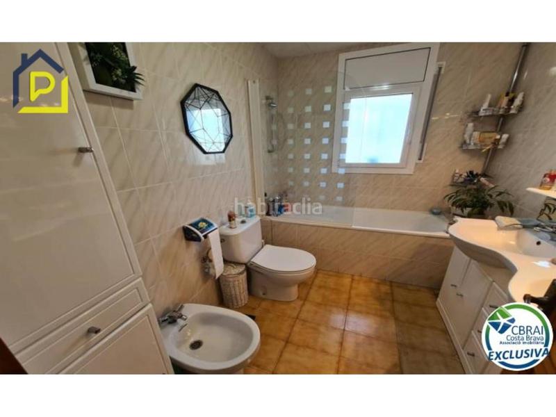 Foto e7abcc20-9a25-400c-be84-59324a97acf1. Casa amb aparcament piscina a Alberes Empuriabrava