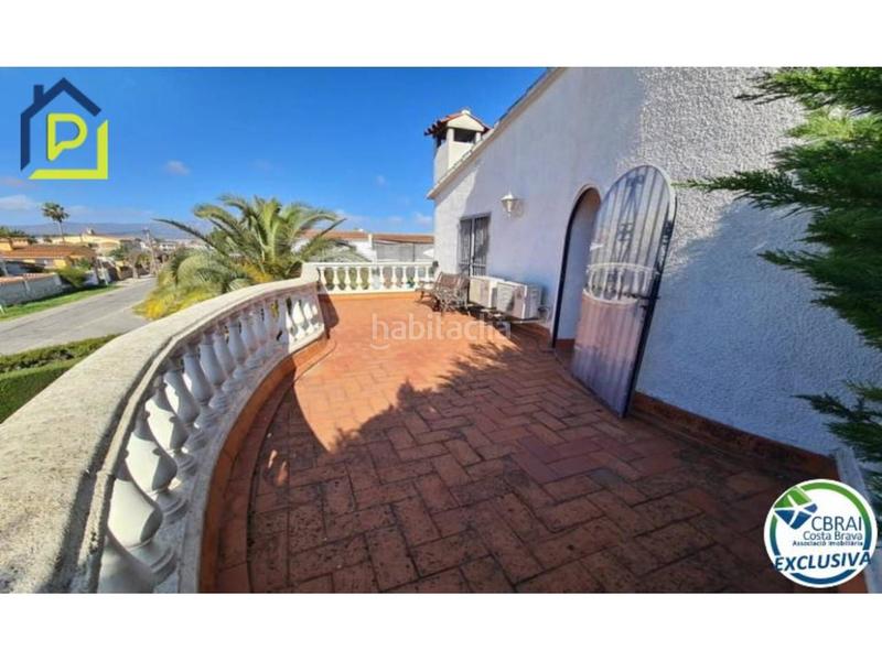 Foto e880fdc5-2b54-479c-a744-6272e8bc5710. Casa amb aparcament piscina a Alberes Empuriabrava