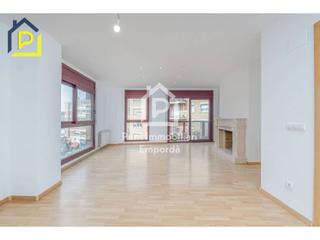 Dúplex  Creu de la ma. Atractivo duplex en figueres