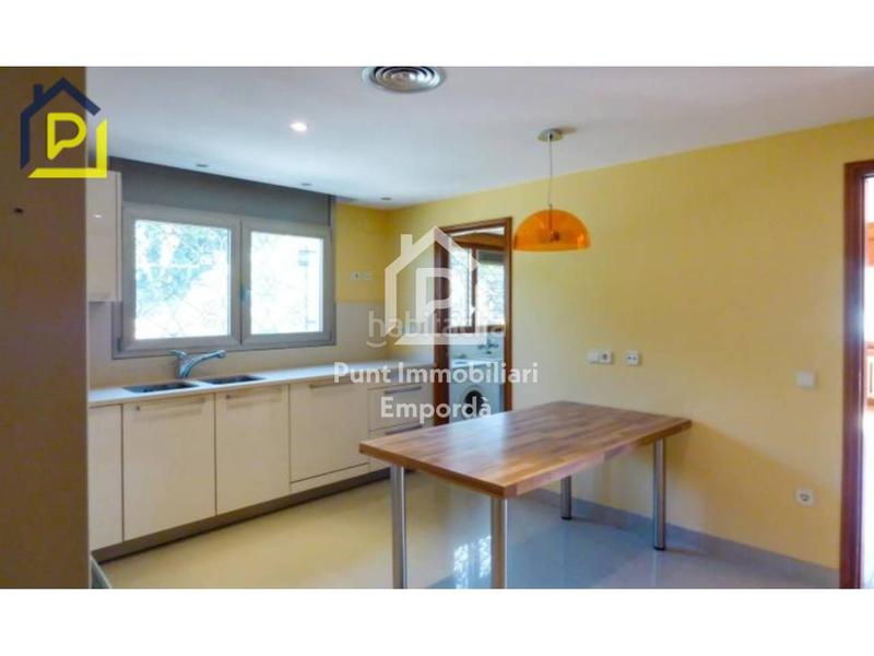 Foto 9c7a407d-1fc9-48a6-8c38-8a1dc58941c1. Casa con riscaldamento parcheggio piscina in Sant Climent Sescebes