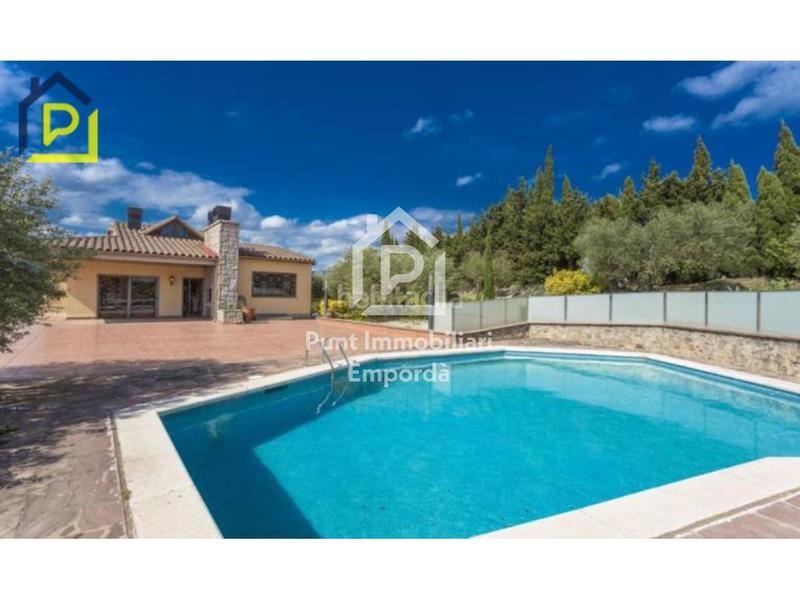 Foto b1bac12e-3619-4e6b-ac5a-148f553816b0. Casa con riscaldamento parcheggio piscina in Sant Climent Sescebes