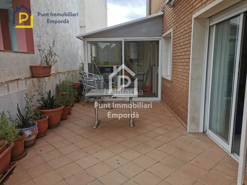 Foto b80196fd-af1e-4bbd-93a7-c2961ddd8c2d. Casa  de 3 habitaciones con gran terraza en Centre Roses