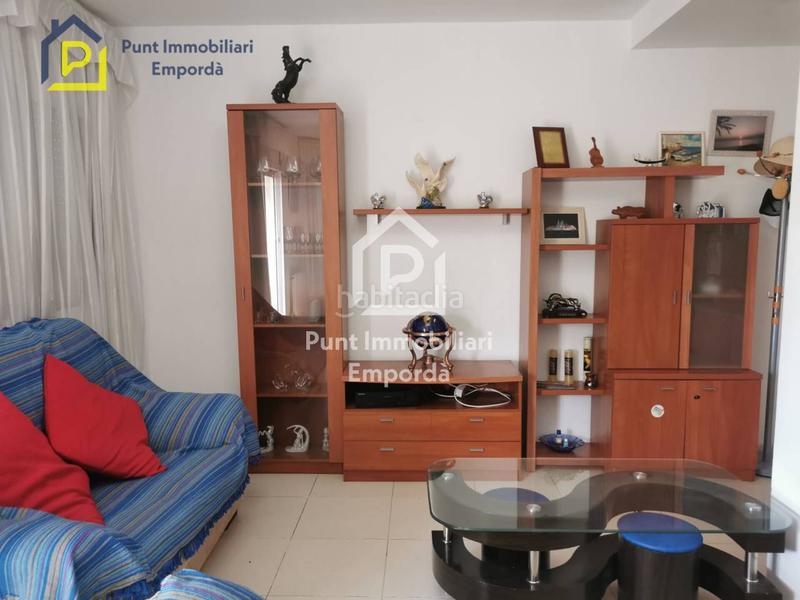 Foto ec8fb1f9-6874-4df9-85b6-e343ac52ecb6. Casa  de 3 habitaciones con gran terraza en Centre Roses