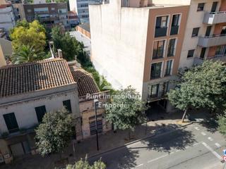 Finca rústica  Vilallonga. Solar edificable de 558 m en figueres