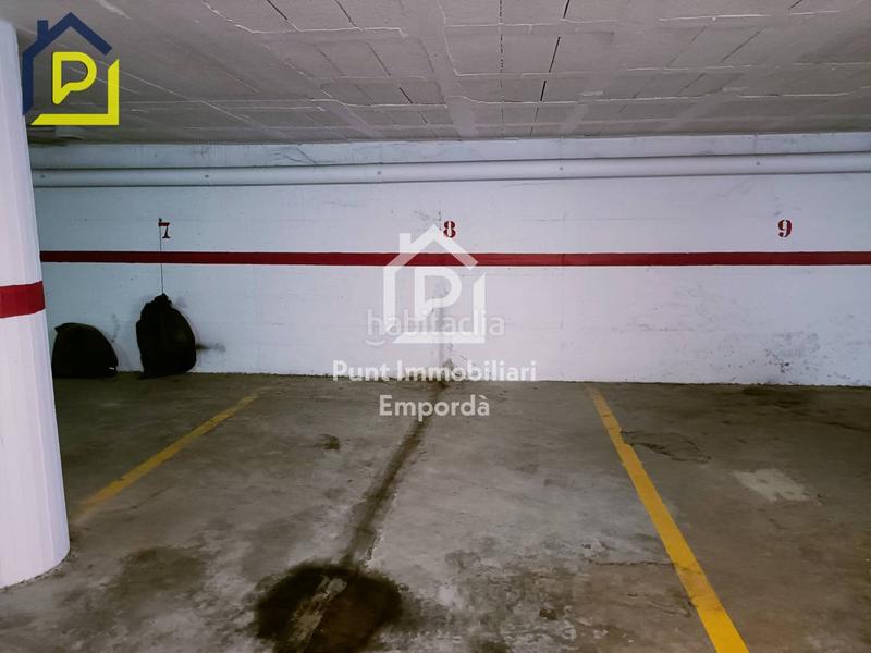 Foto d8d06216-ef7b-4aac-8548-e250fc0b2cca. Aparcament cotxe a La Vila Llançà