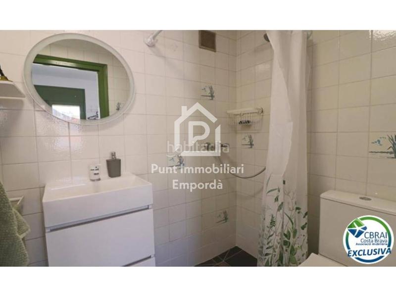 Foto a507ac99-cbed-42bc-9eab-a97c14d25900. Piso encantador apartamento renovado en 2024 y listo para entrar a vivir en Empuriabrava