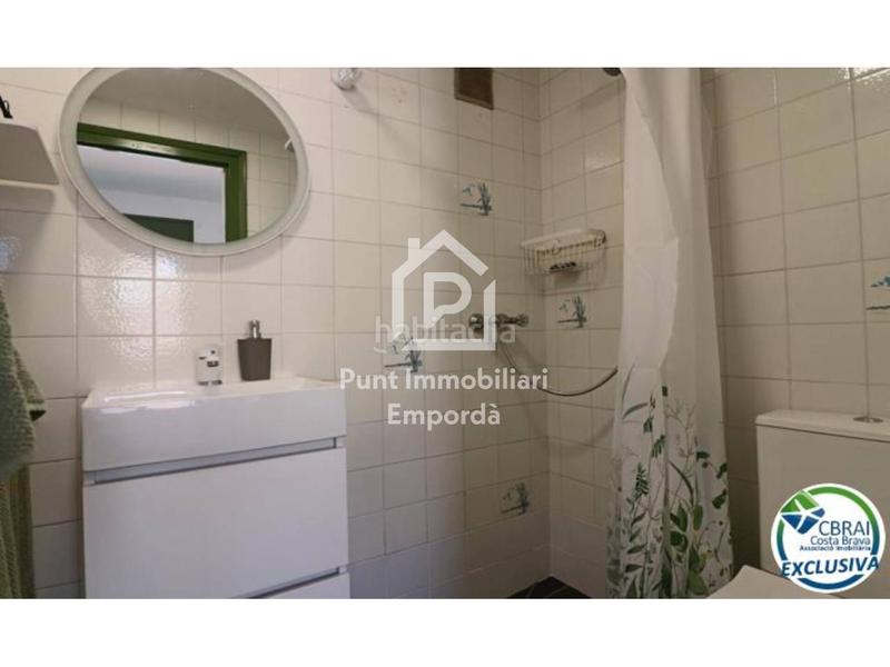 Foto b7b25361-05f9-4b1d-8973-d0c42240468d. Piso encantador apartamento renovado en 2024 y listo para entrar a vivir en Empuriabrava