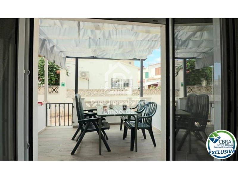 Foto d7c2a822-5b28-477e-9017-2459d7dbd2de. Piso encantador apartamento renovado en 2024 y listo para entrar a vivir en Empuriabrava