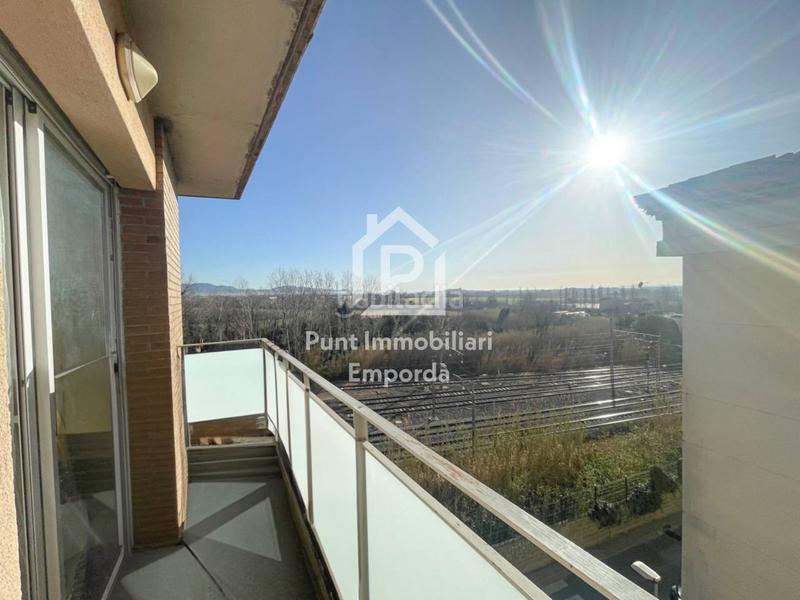 Foto 1910f752-e54c-4a6c-b8fe-aea7e600683f. Piso  en venta en Creu de la Mà en Creu de la Mà Figueres