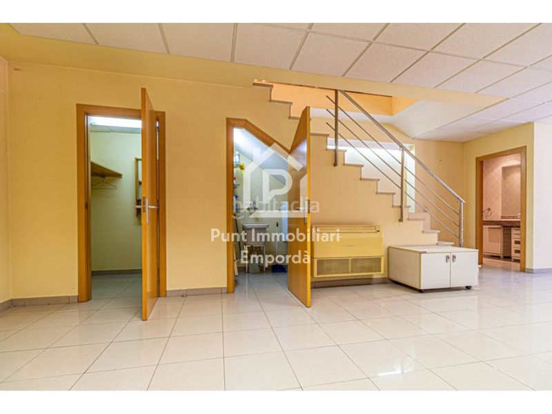 Foto 522715eb-591d-48c7-8434-982f7d52d614. Local comercial a Carretera de Roses-Fossos Figueres