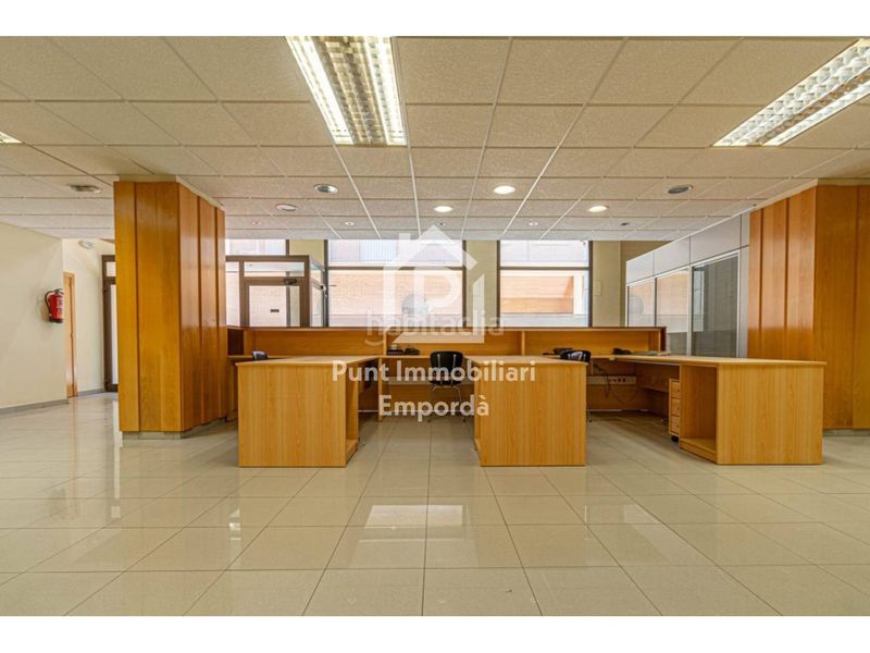 Foto 7de15914-ebc6-4003-b677-0047f9a6a7eb. Local comercial a Carretera de Roses-Fossos Figueres