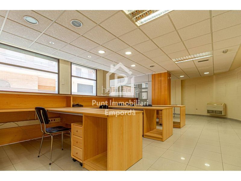 Foto d1052401-1826-4a05-876f-457486af82c4. Local comercial a Carretera de Roses-Fossos Figueres