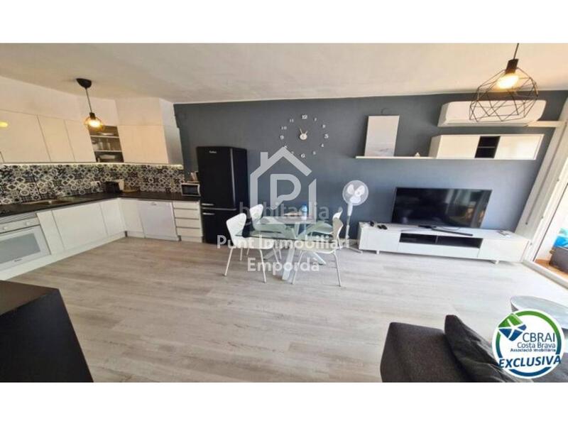 Foto 45791987-bdcc-4775-ba3b-5c0bbbfbeec6. Apartamento  en venta en Moxó - Sant Mori Empuriabrava