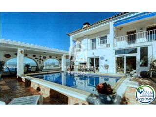 Casa  Antoni canals. Magnífica casa con vistas panorámicas a la bahía de roses y lice