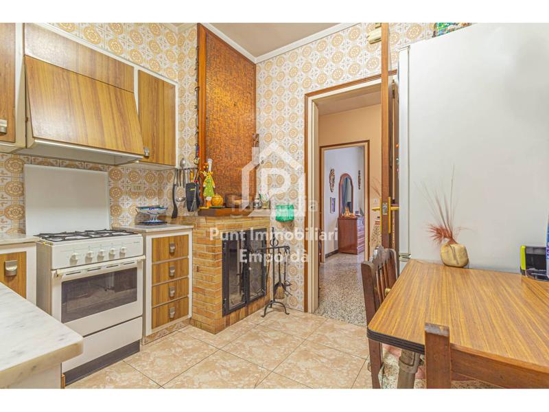 Foto d7a4e4a6-cde1-44c9-9149-6d2861a5ee42. Haus mit heizung parking in Vilafant