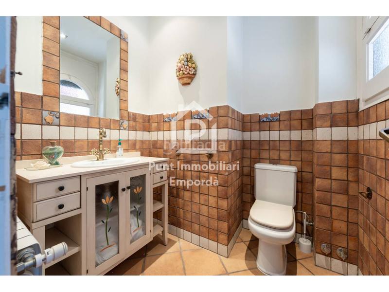 Foto 08dcf931-99c6-42e7-ae0e-159fb8bdcb65. Casa con riscaldamento parcheggio piscina in Requesens Empuriabrava