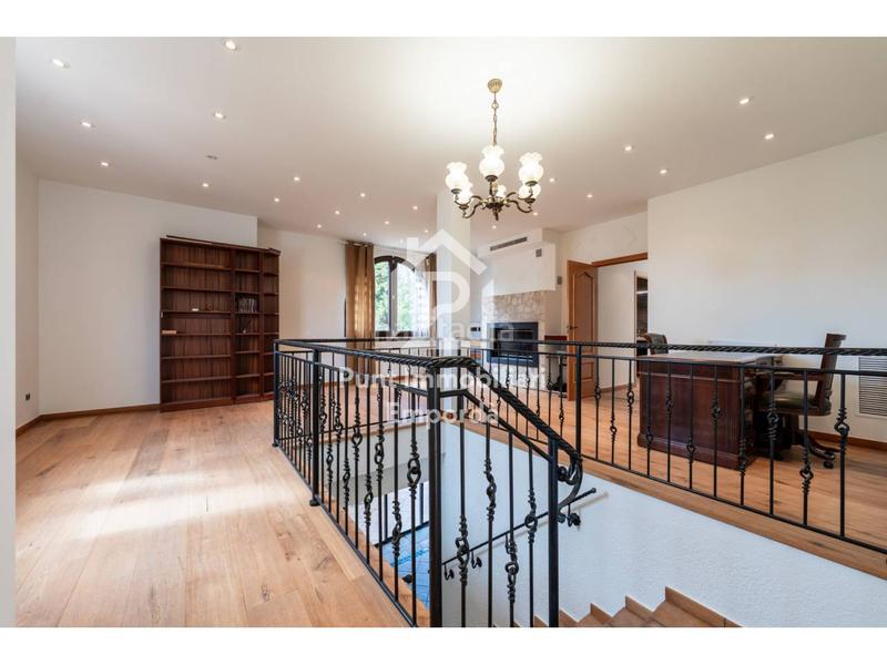 Foto 1042b4be-d850-4d74-bfec-9415f8266228. Casa con riscaldamento parcheggio piscina in Requesens Empuriabrava