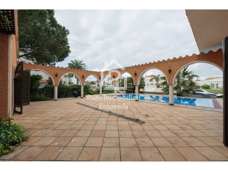 Foto 2fbb4e29-0813-4688-bb68-8db12a3e26b4. Casa con riscaldamento parcheggio piscina in Requesens Empuriabrava