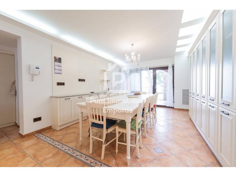 Foto 3356cb4a-9b86-4465-ad3d-afaeace8caf6. Casa con riscaldamento parcheggio piscina in Requesens Empuriabrava