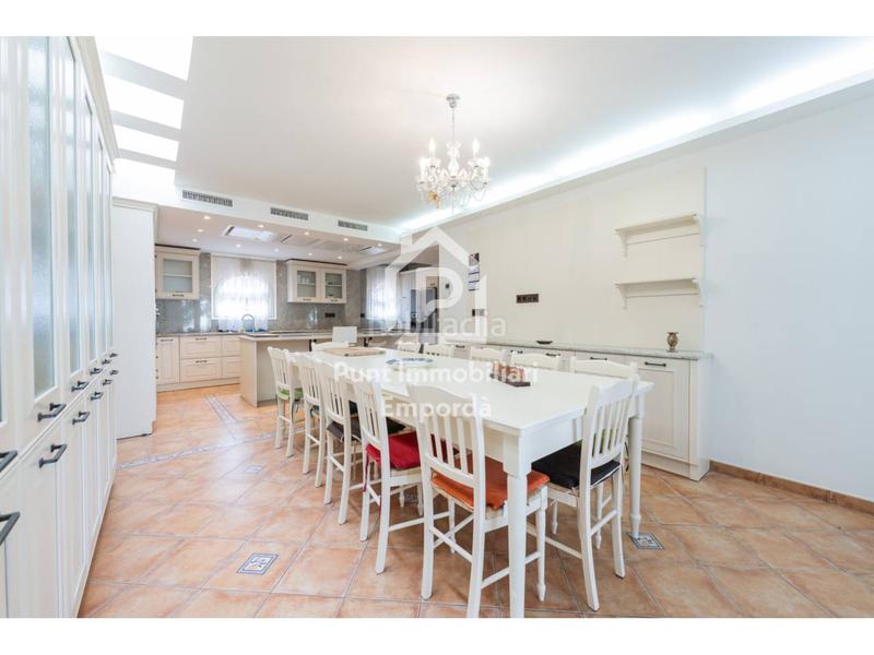 Foto 400d47d4-9601-4ba4-b179-809f32f5eefe. Casa con riscaldamento parcheggio piscina in Requesens Empuriabrava