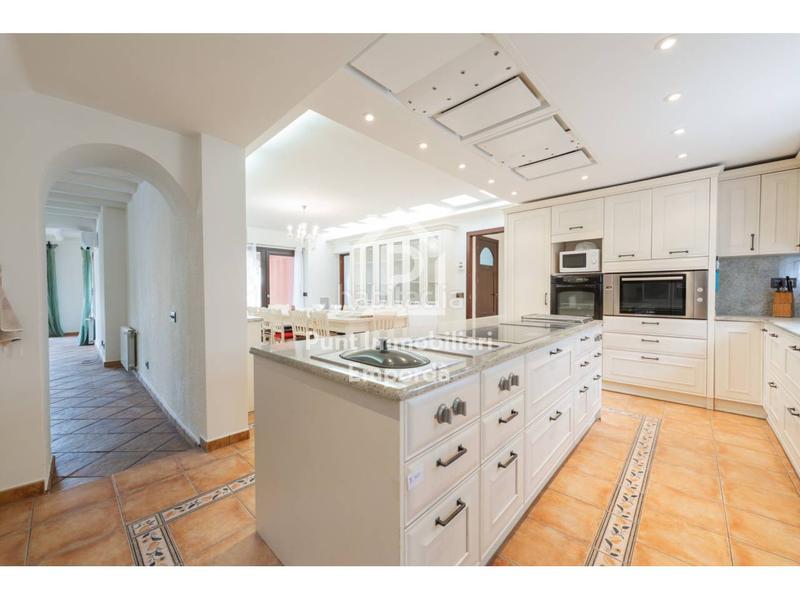 Foto 518e6562-0efa-4f37-a613-85863dac91b4. Casa con riscaldamento parcheggio piscina in Requesens Empuriabrava