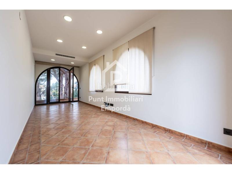 Foto 70fb14d4-2628-46a7-9621-66949b134f7b. Casa con riscaldamento parcheggio piscina in Requesens Empuriabrava