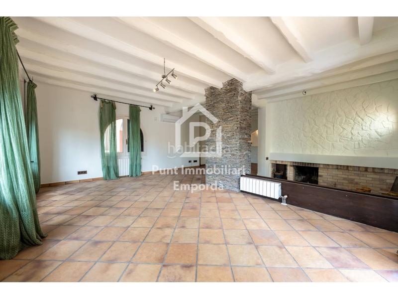 Foto 87627161-a06e-4fee-86e3-59dd633586d9. Casa con riscaldamento parcheggio piscina in Requesens Empuriabrava