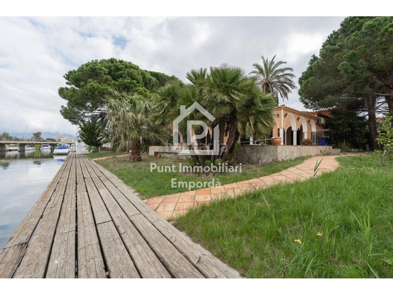 Foto b22b19c7-b53d-4156-a676-d28073c3f48b. Casa con riscaldamento parcheggio piscina in Requesens Empuriabrava