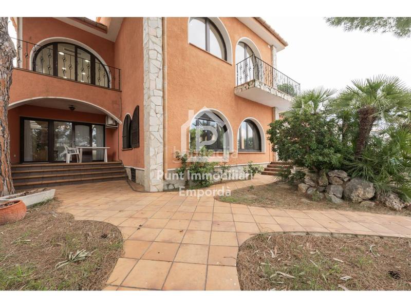 Foto d8b81313-4dd9-4447-be31-201475b3d6c2. Casa con riscaldamento parcheggio piscina in Requesens Empuriabrava