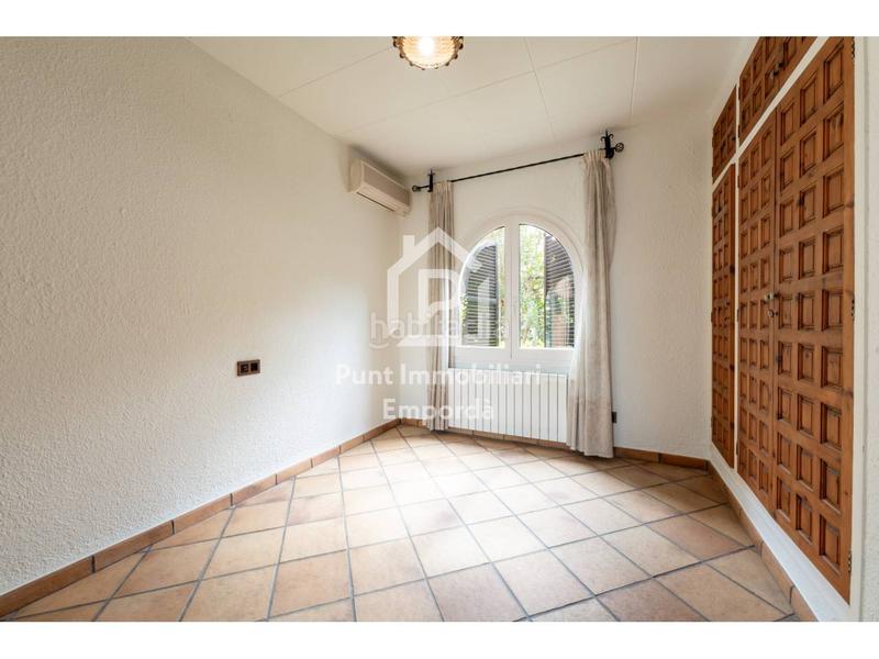 Foto d9ee39ad-106d-402f-bcf4-7217f73edb9d. Casa con riscaldamento parcheggio piscina in Requesens Empuriabrava