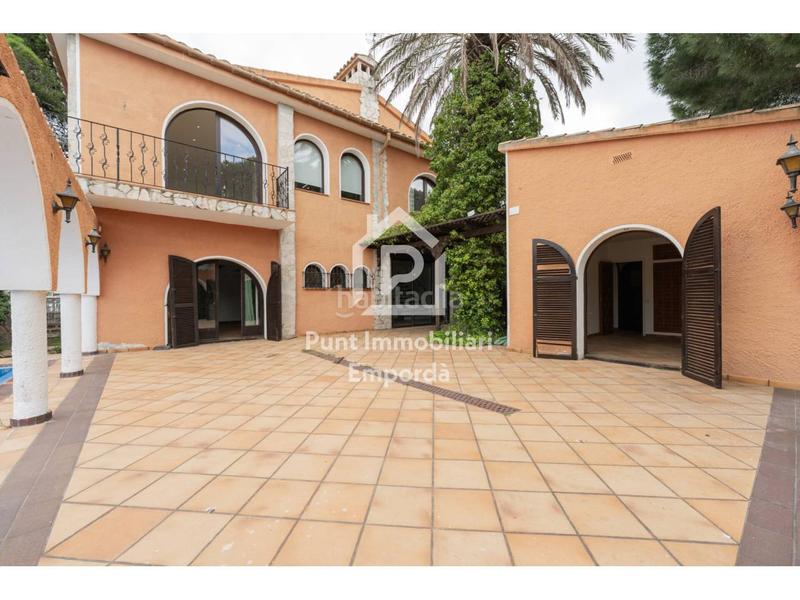 Foto da3d0c62-8237-43be-9518-fe3b379a289f. Casa con riscaldamento parcheggio piscina in Requesens Empuriabrava