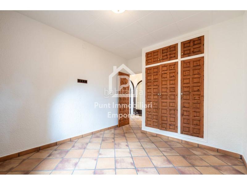 Foto eaa047ae-631a-4d4e-b6c5-a203ae023691. Casa con riscaldamento parcheggio piscina in Requesens Empuriabrava