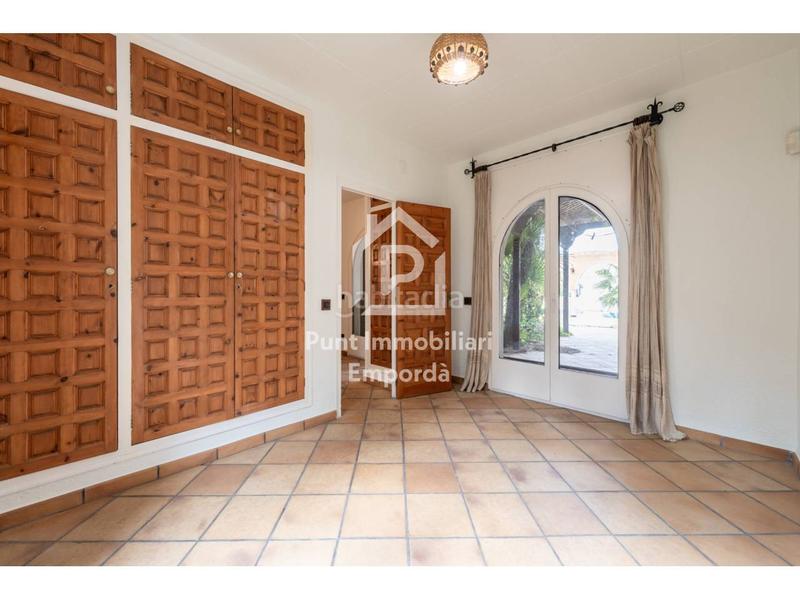 Foto f0c8bb7b-1f48-4166-90a8-9172638d17a3. Casa con riscaldamento parcheggio piscina in Requesens Empuriabrava