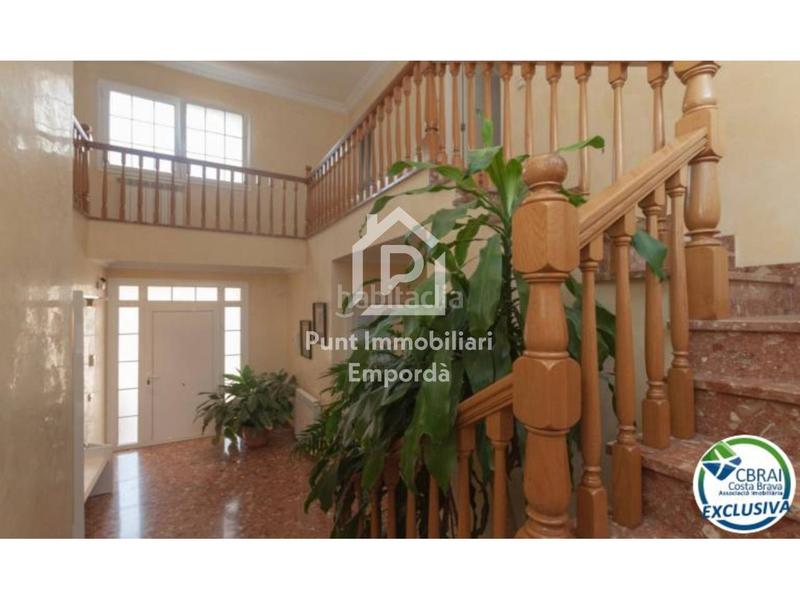 Foto 4851fa6e-d5d4-4b6a-b363-06625a37deaa. Casa gran casa con piscina en un solar esquinero en zona tranquila. en Roses